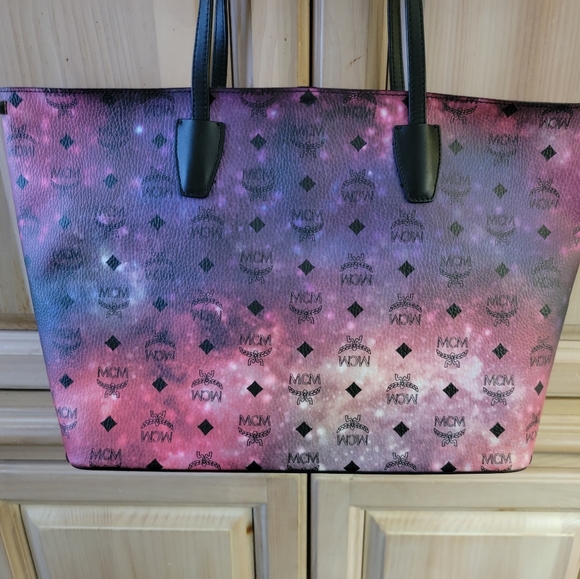 MCM Galaxy Visetos Medium Shopper Multicolor Monogram Canvas and Leather. - Picture 13 of 16